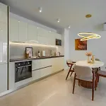 Modern Zia Lux *